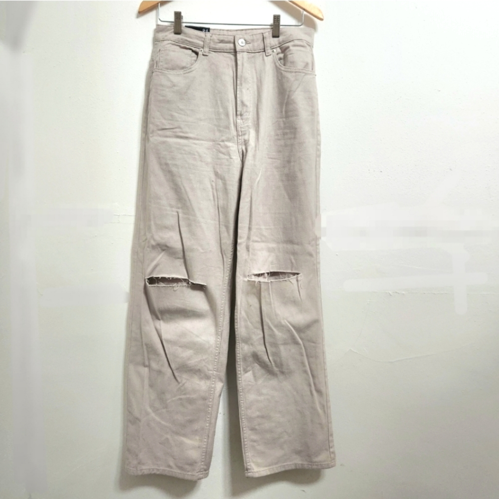 H&M Distressed 90s Baggy High Jeans in Taupe